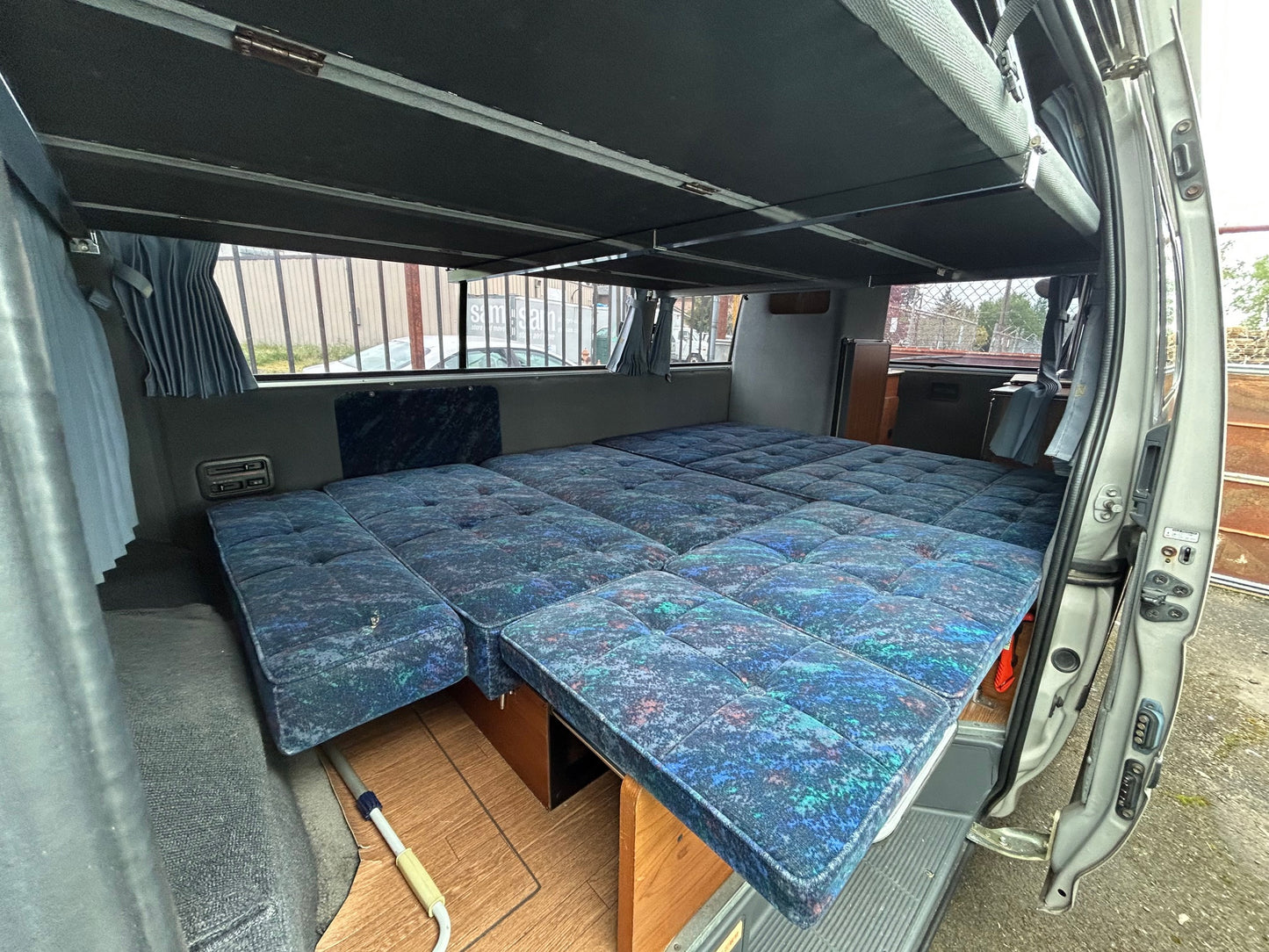1999 TOYOTA HIACE Hi-ROOF 4wd Campervan