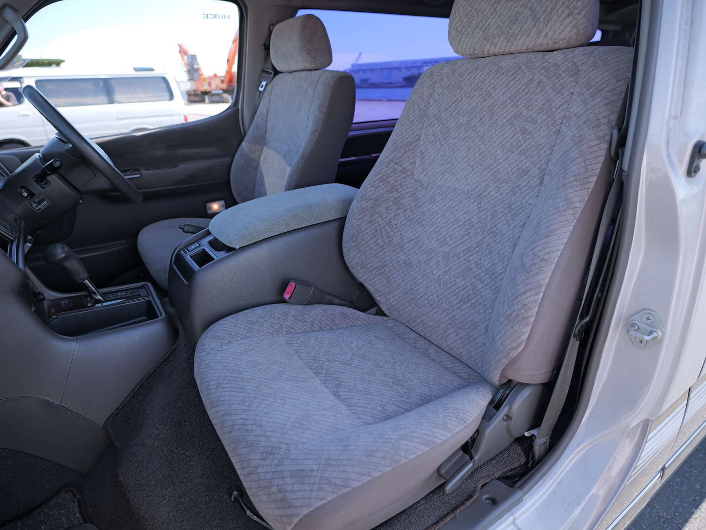 1996 TOYOTA HIACE SUPER CUSTOM G 4WD DIESEL VAN