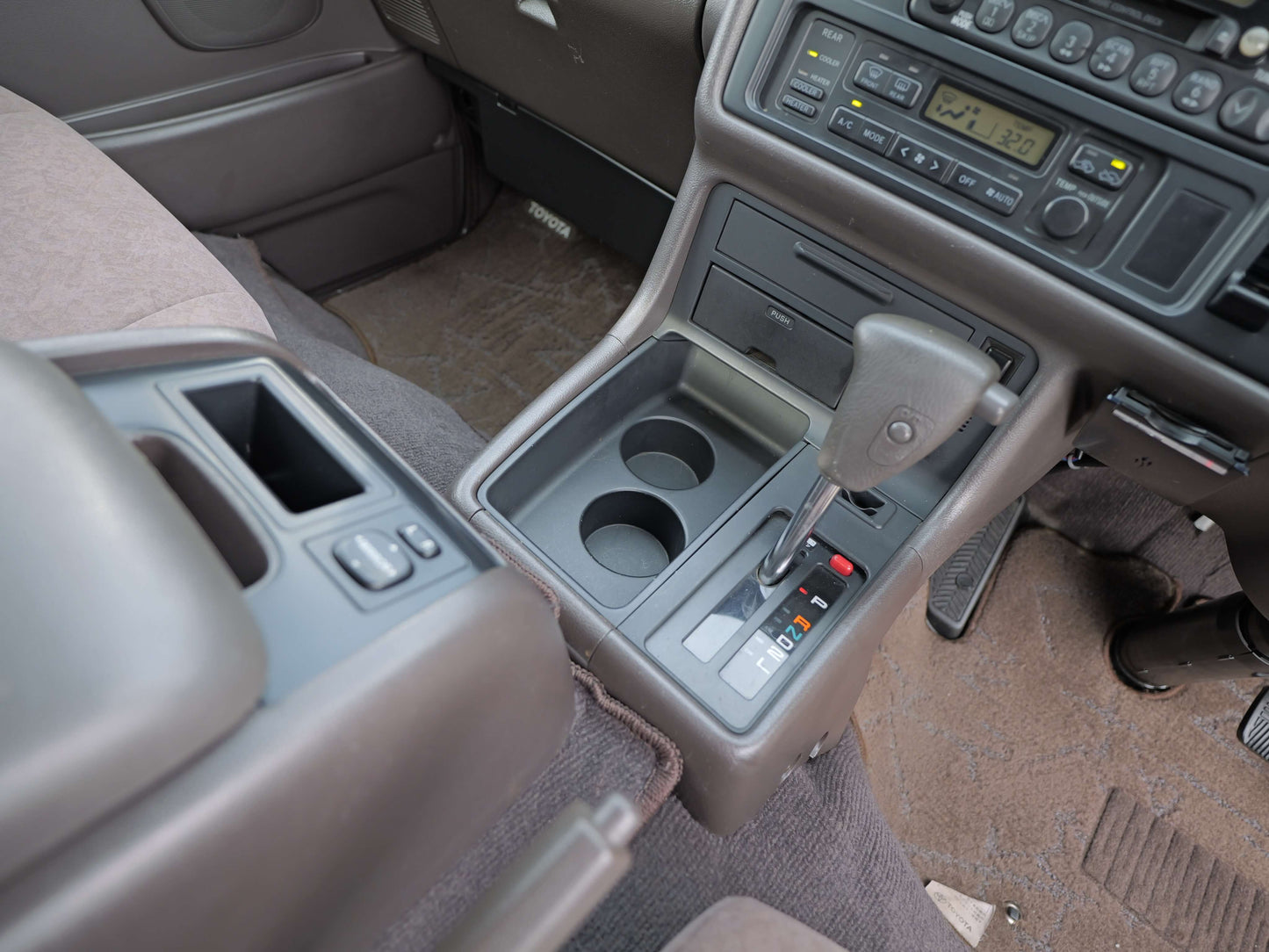 1999 TOYOTA HIACE SUPER CUSTOM 4WD VAN