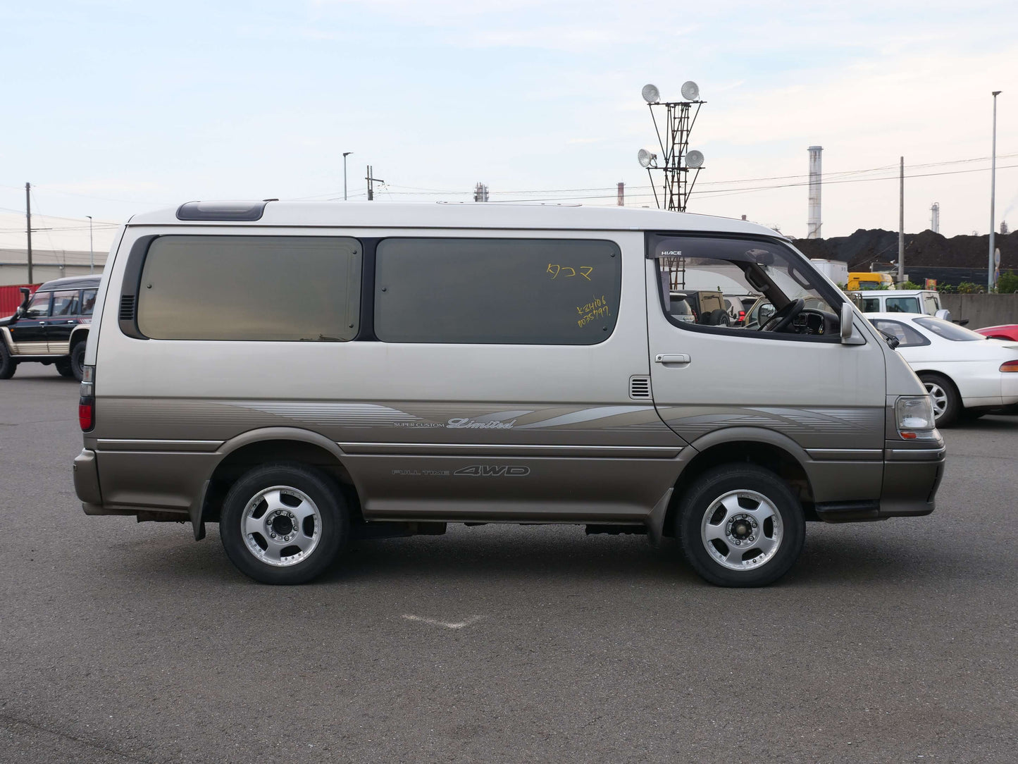 1998 TOYOTA HIACE SUPER CUSTOM LIMITED 4WD DIESEL VAN