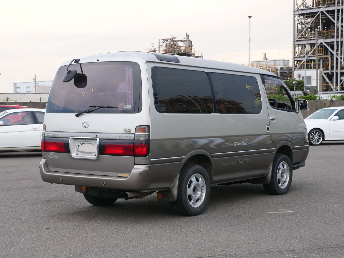 1998 TOYOTA HIACE SUPER CUSTOM LIMITED 4WD DIESEL VAN