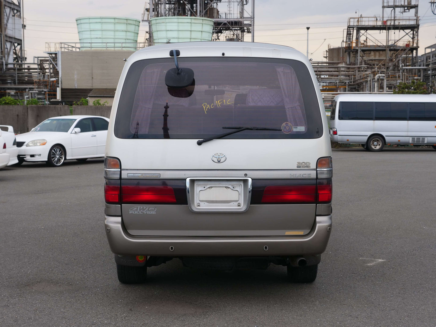 1998 TOYOTA HIACE SUPER CUSTOM LIMITED 4WD DIESEL VAN