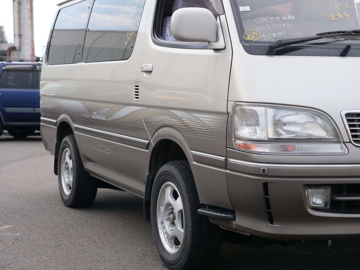 1998 TOYOTA HIACE SUPER CUSTOM LIMITED 4WD DIESEL VAN
