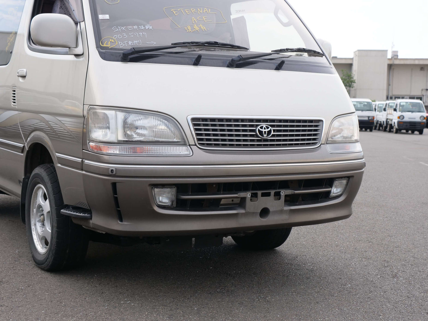 1998 TOYOTA HIACE SUPER CUSTOM LIMITED 4WD DIESEL VAN