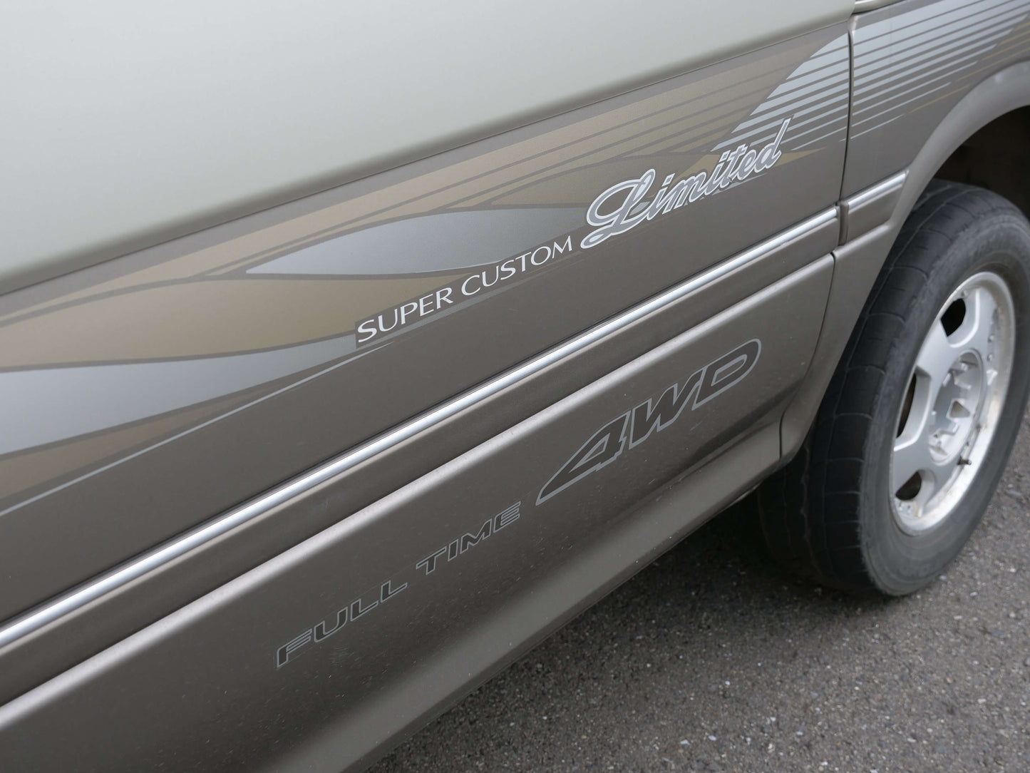 1998 TOYOTA HIACE SUPER CUSTOM LIMITED 4WD DIESEL VAN