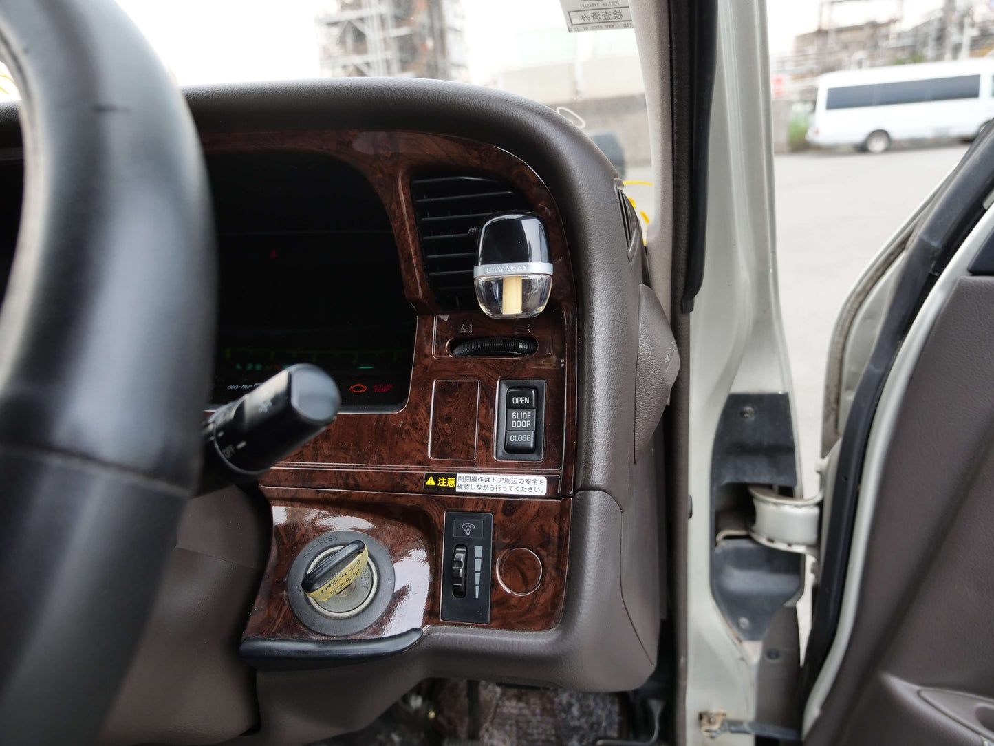 1998 TOYOTA HIACE SUPER CUSTOM LIMITED 4WD DIESEL VAN