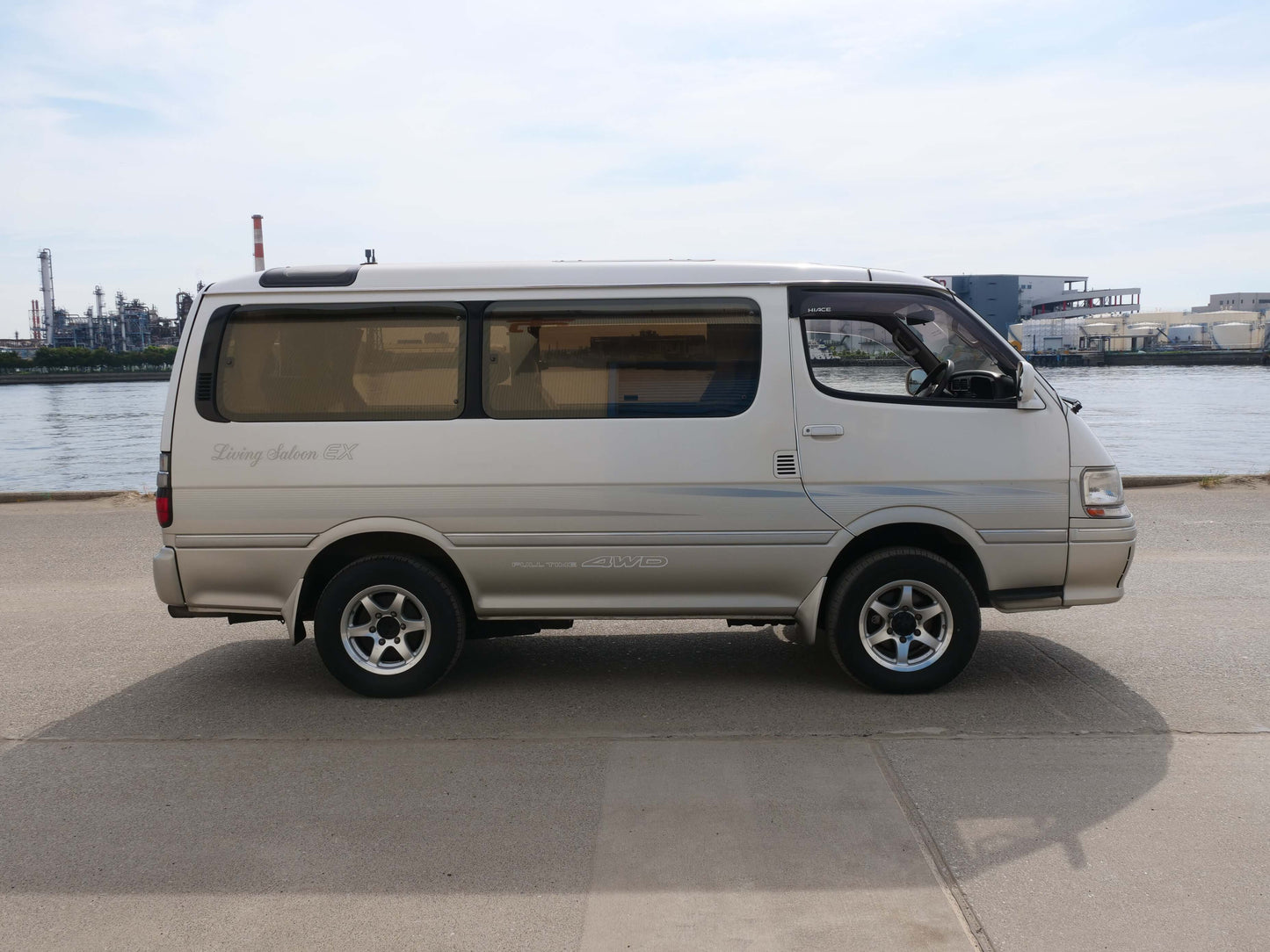 1999 TOYOTA HIACE SUPER CUSTOM 4WD DIESEL VAN