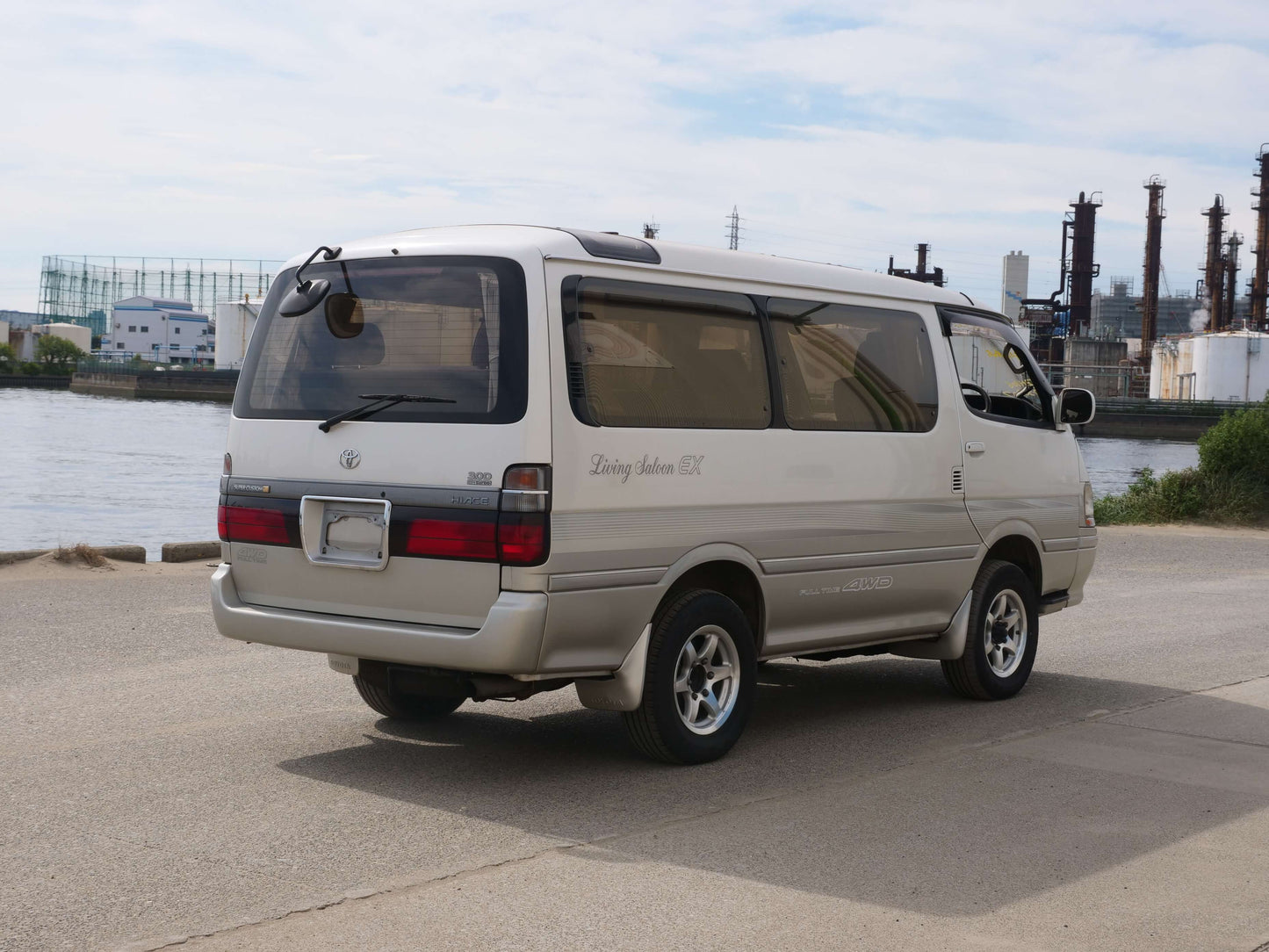 1999 TOYOTA HIACE SUPER CUSTOM 4WD DIESEL VAN