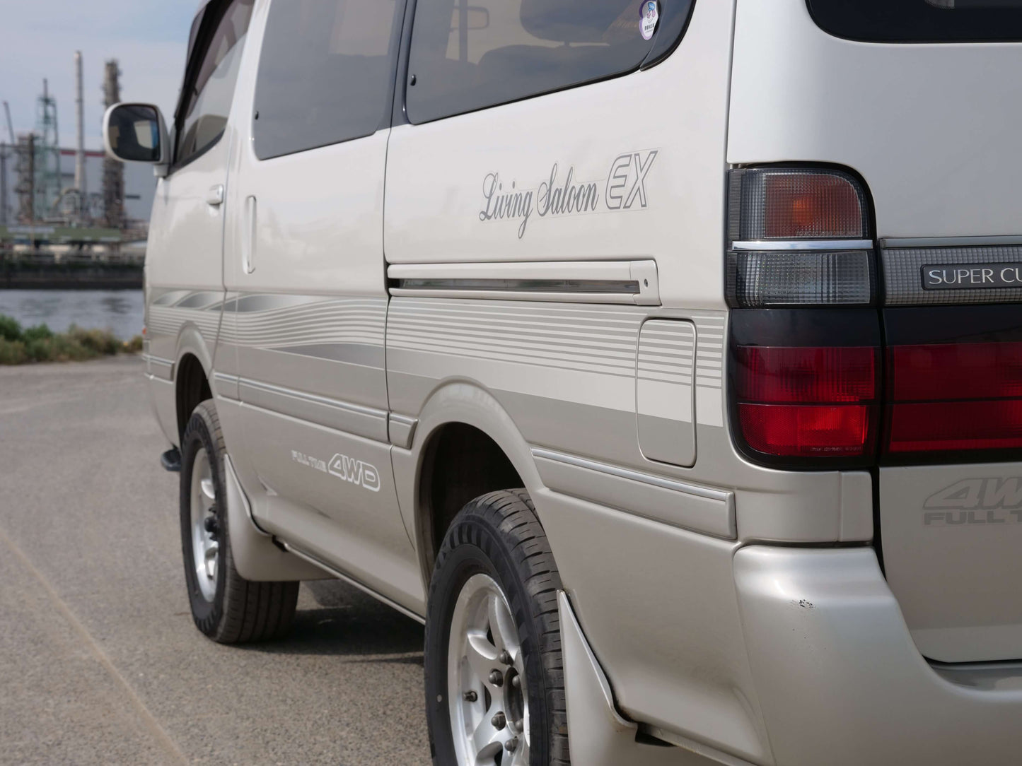 1999 TOYOTA HIACE SUPER CUSTOM 4WD DIESEL VAN