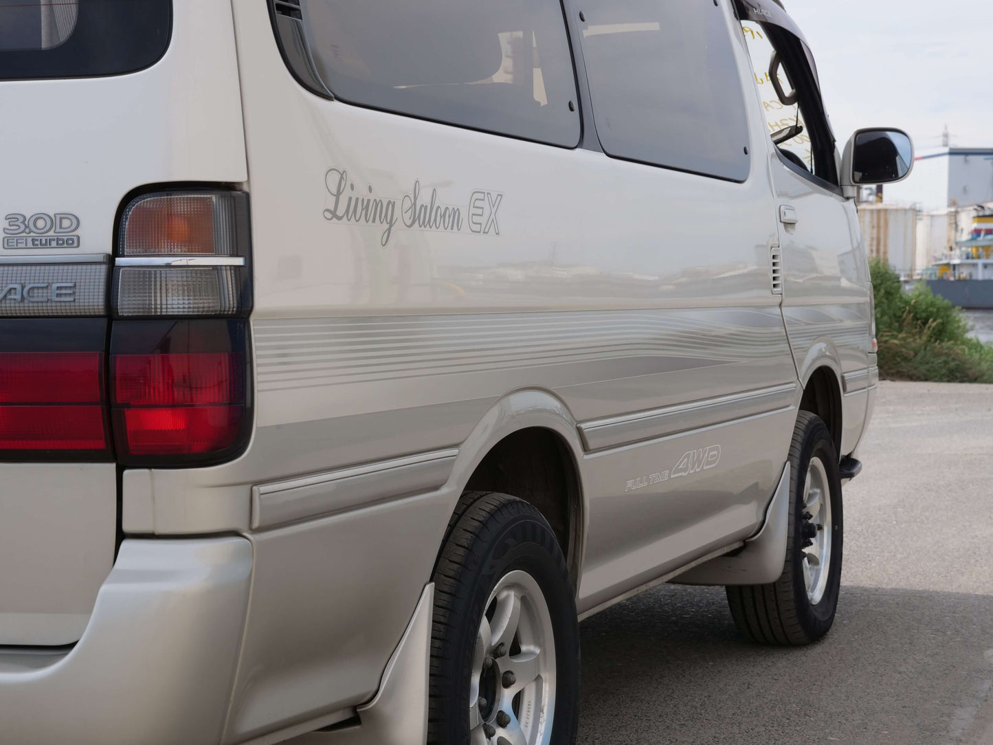 1999 TOYOTA HIACE SUPER CUSTOM 4WD DIESEL VAN