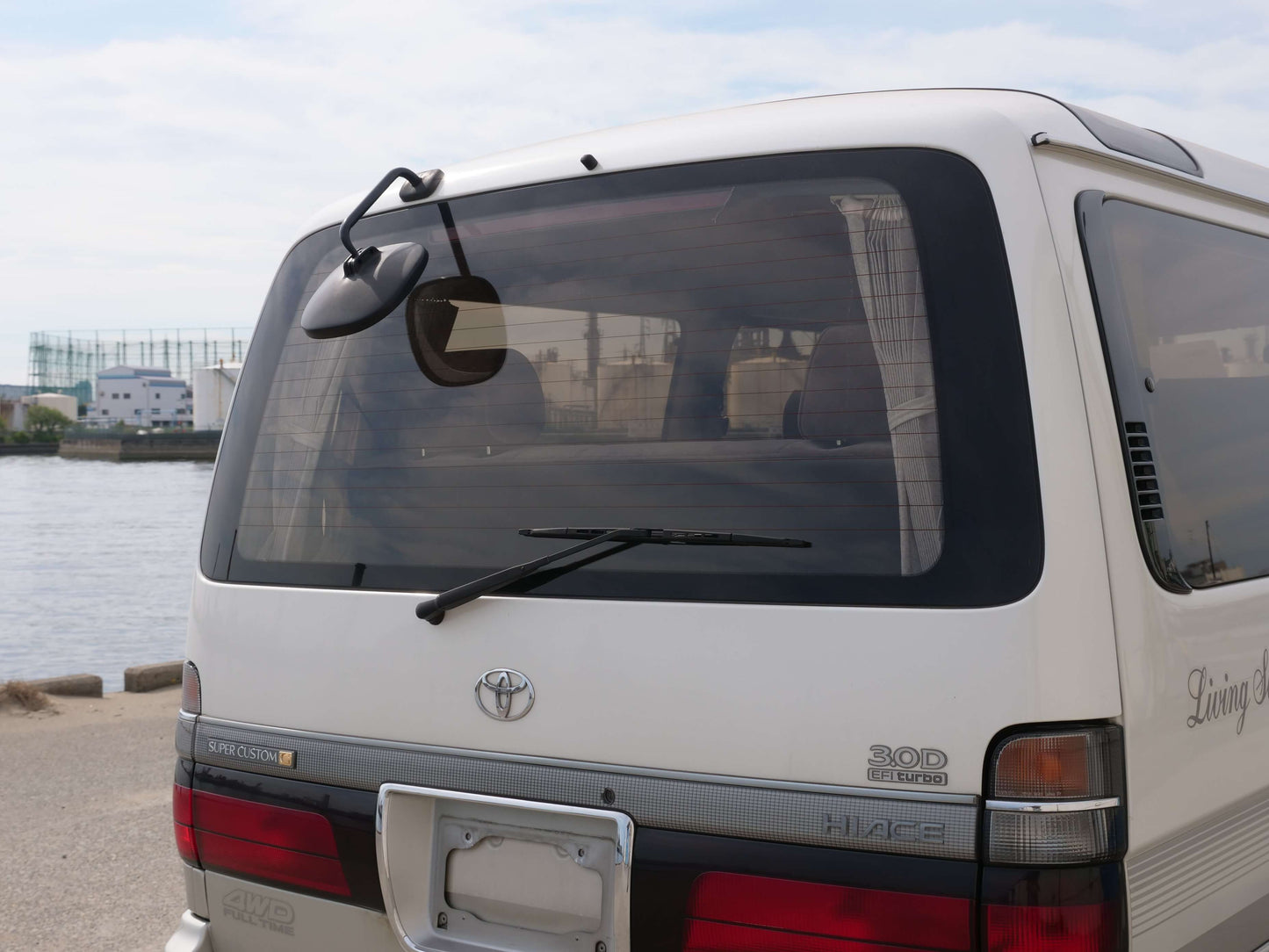 1999 TOYOTA HIACE SUPER CUSTOM 4WD DIESEL VAN