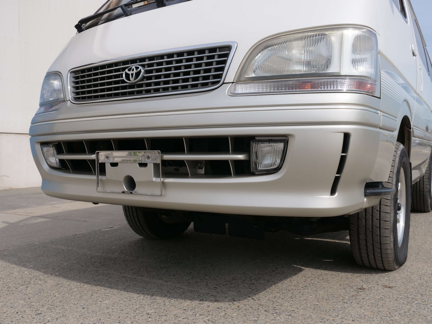 1999 TOYOTA HIACE SUPER CUSTOM 4WD DIESEL VAN