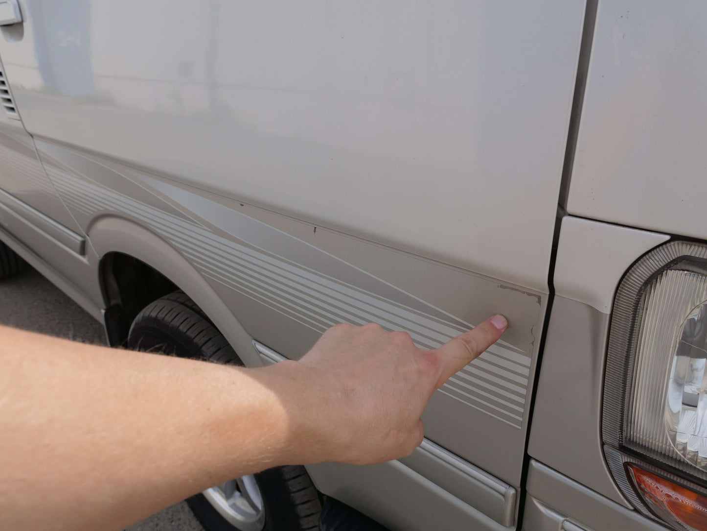 1999 TOYOTA HIACE SUPER CUSTOM 4WD DIESEL VAN