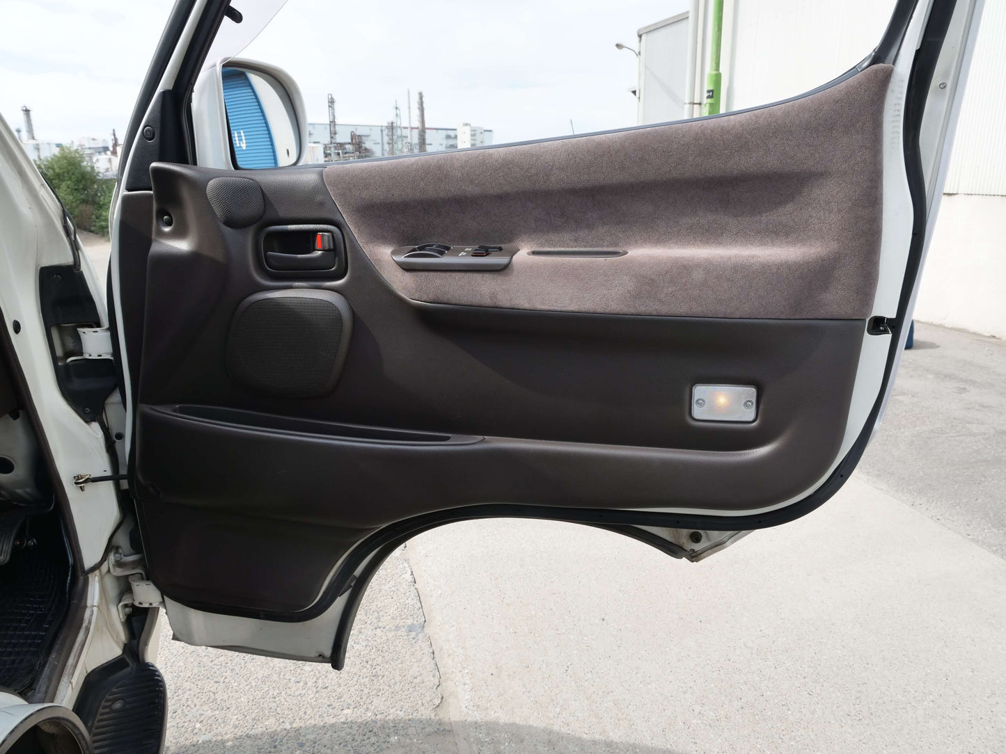 1999 TOYOTA HIACE SUPER CUSTOM 4WD DIESEL VAN