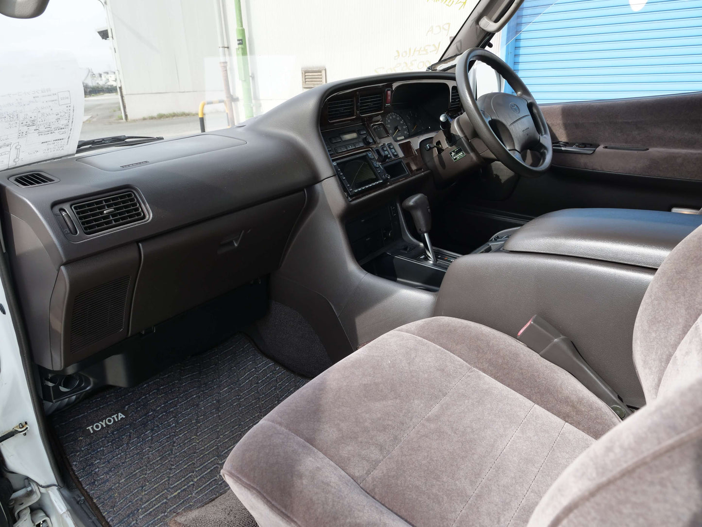 1999 TOYOTA HIACE SUPER CUSTOM 4WD DIESEL VAN