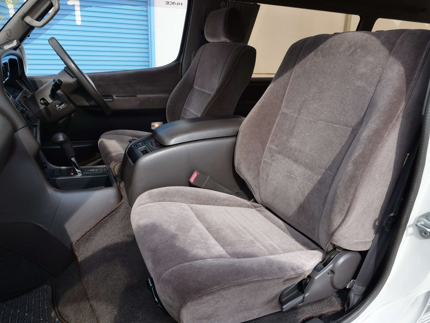 1999 TOYOTA HIACE SUPER CUSTOM 4WD DIESEL VAN