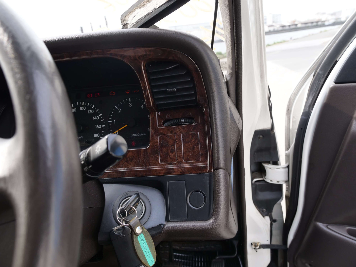 1999 TOYOTA HIACE SUPER CUSTOM 4WD DIESEL VAN