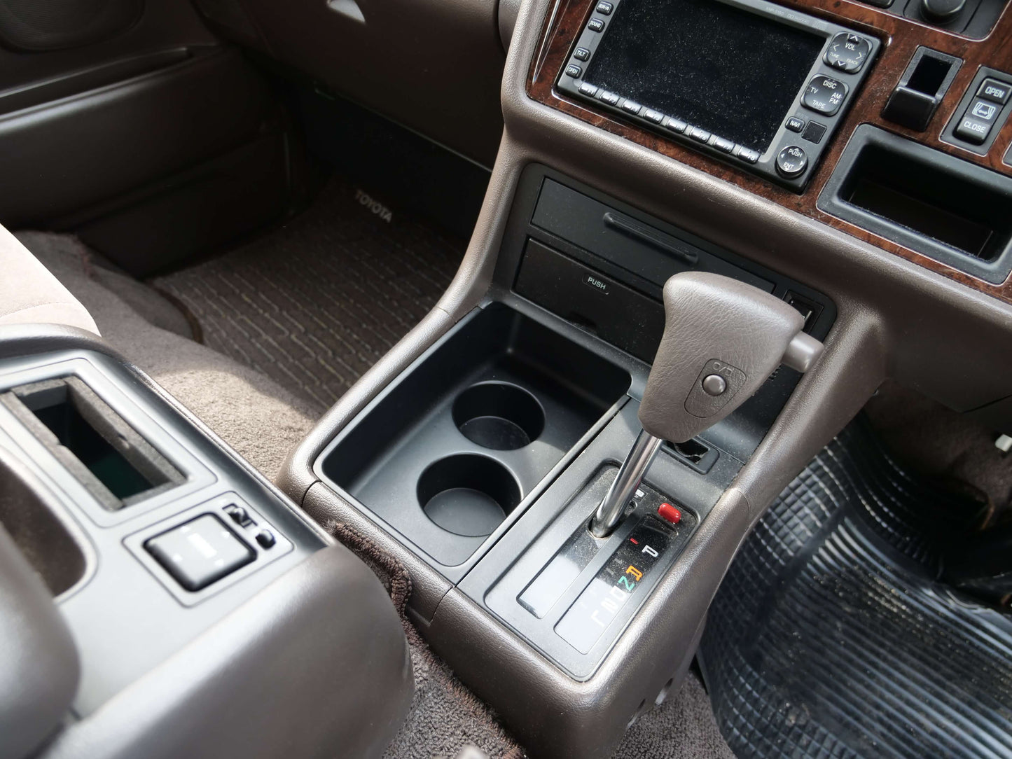 1999 TOYOTA HIACE SUPER CUSTOM 4WD DIESEL VAN