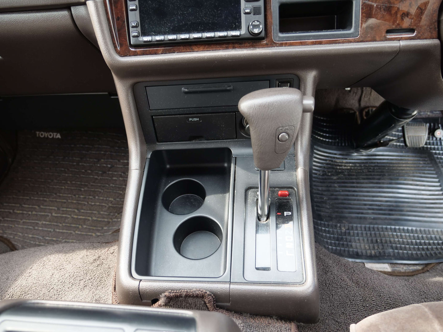 1999 TOYOTA HIACE SUPER CUSTOM 4WD DIESEL VAN