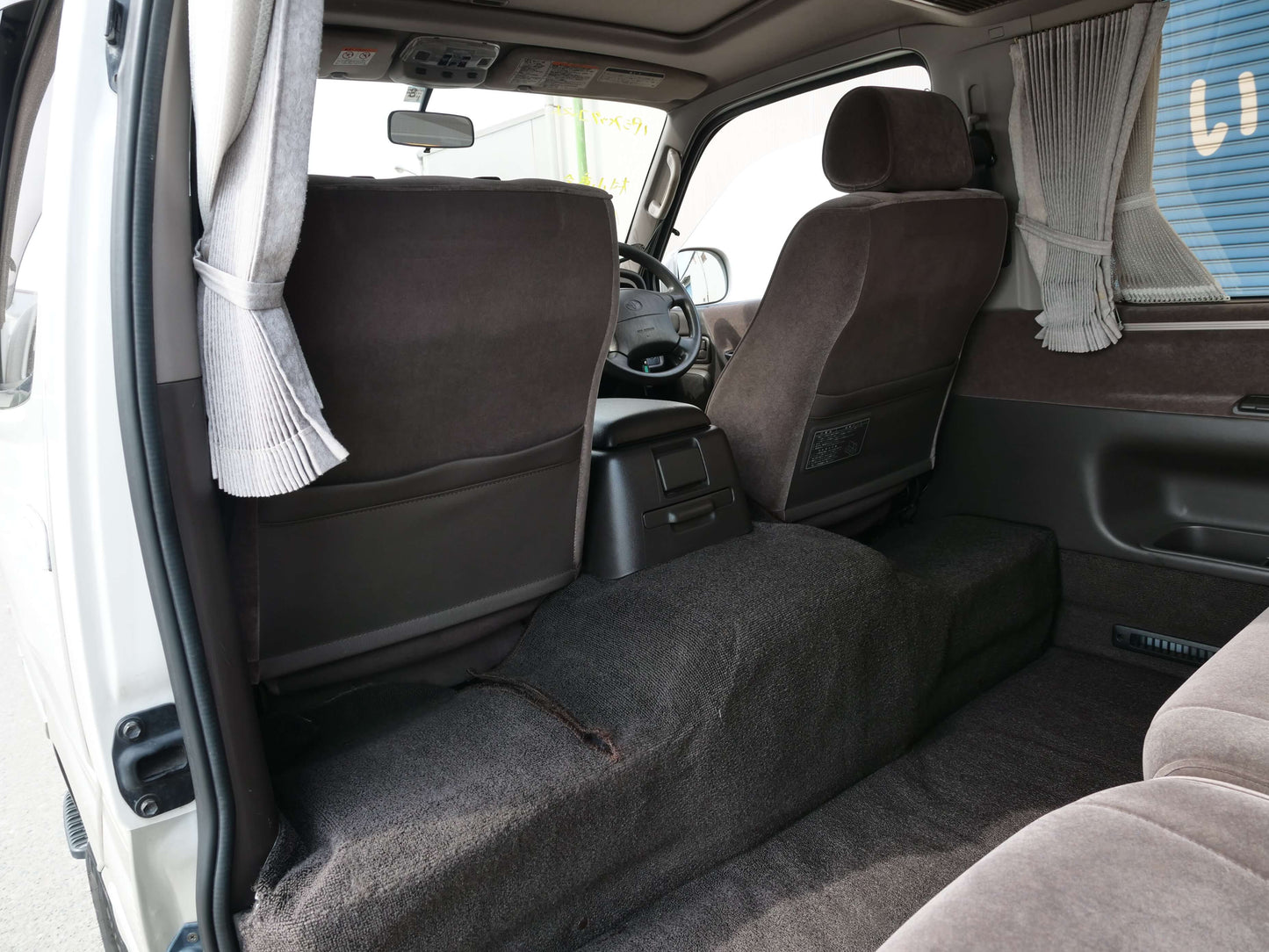 1999 TOYOTA HIACE SUPER CUSTOM 4WD DIESEL VAN