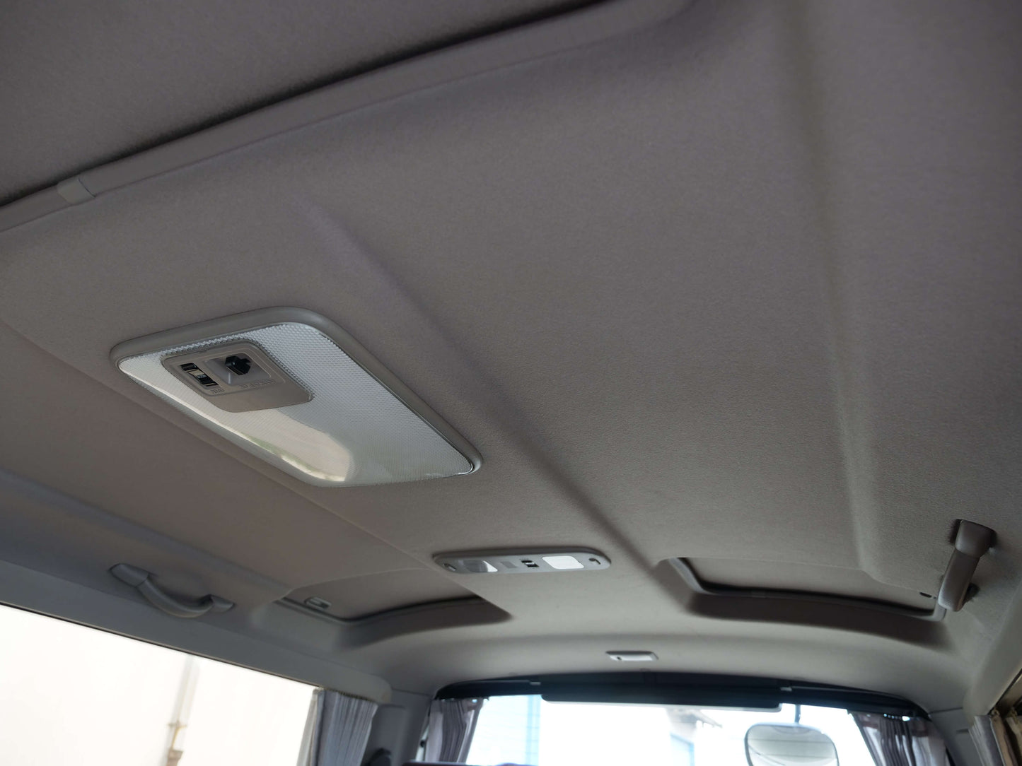 1999 TOYOTA HIACE SUPER CUSTOM 4WD DIESEL VAN