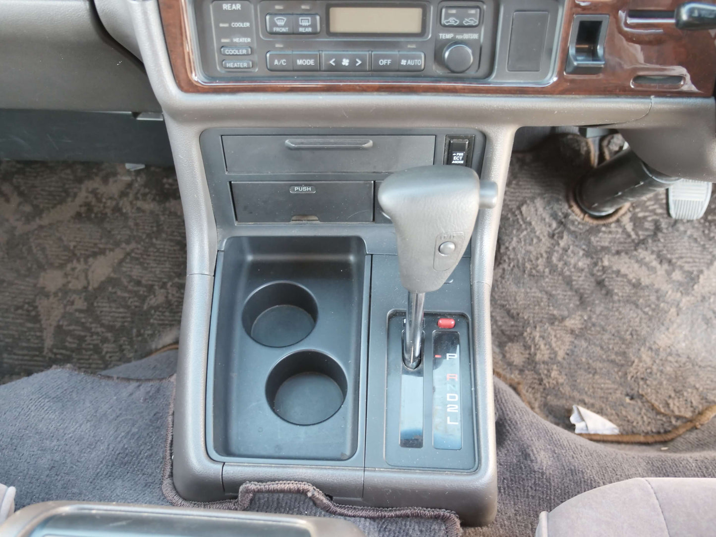 2000 TOYOTA HIACE SUPER CUSTOM 4WD VAN