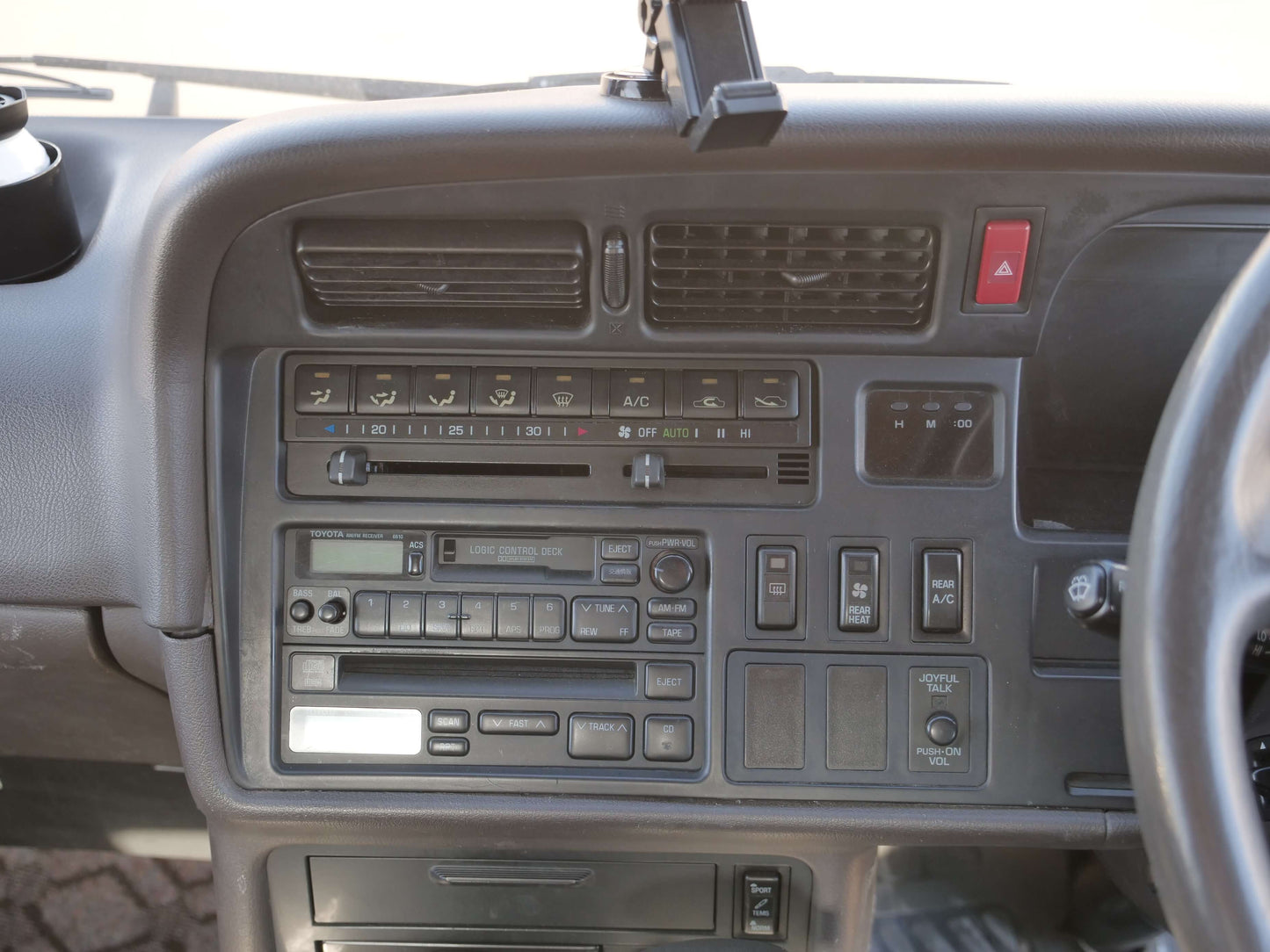 1994 TOYOTA HIACE SUPER CUSTOM LIMITED 4WD VAN