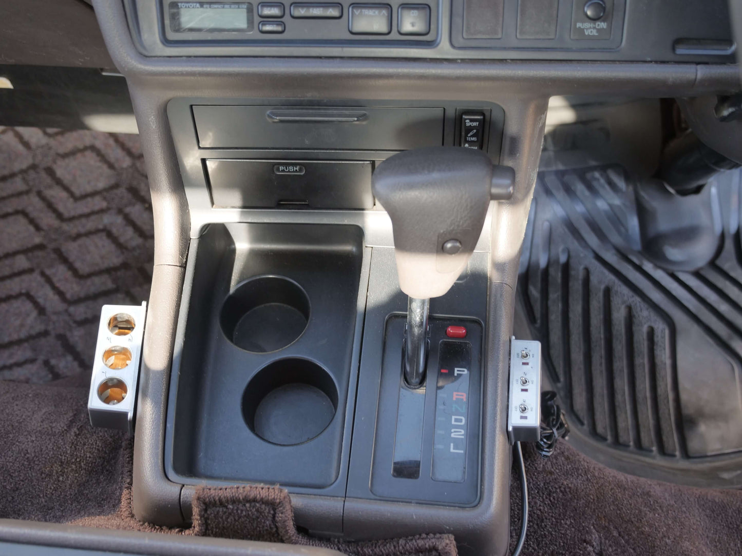 1994 TOYOTA HIACE SUPER CUSTOM LIMITED 4WD VAN