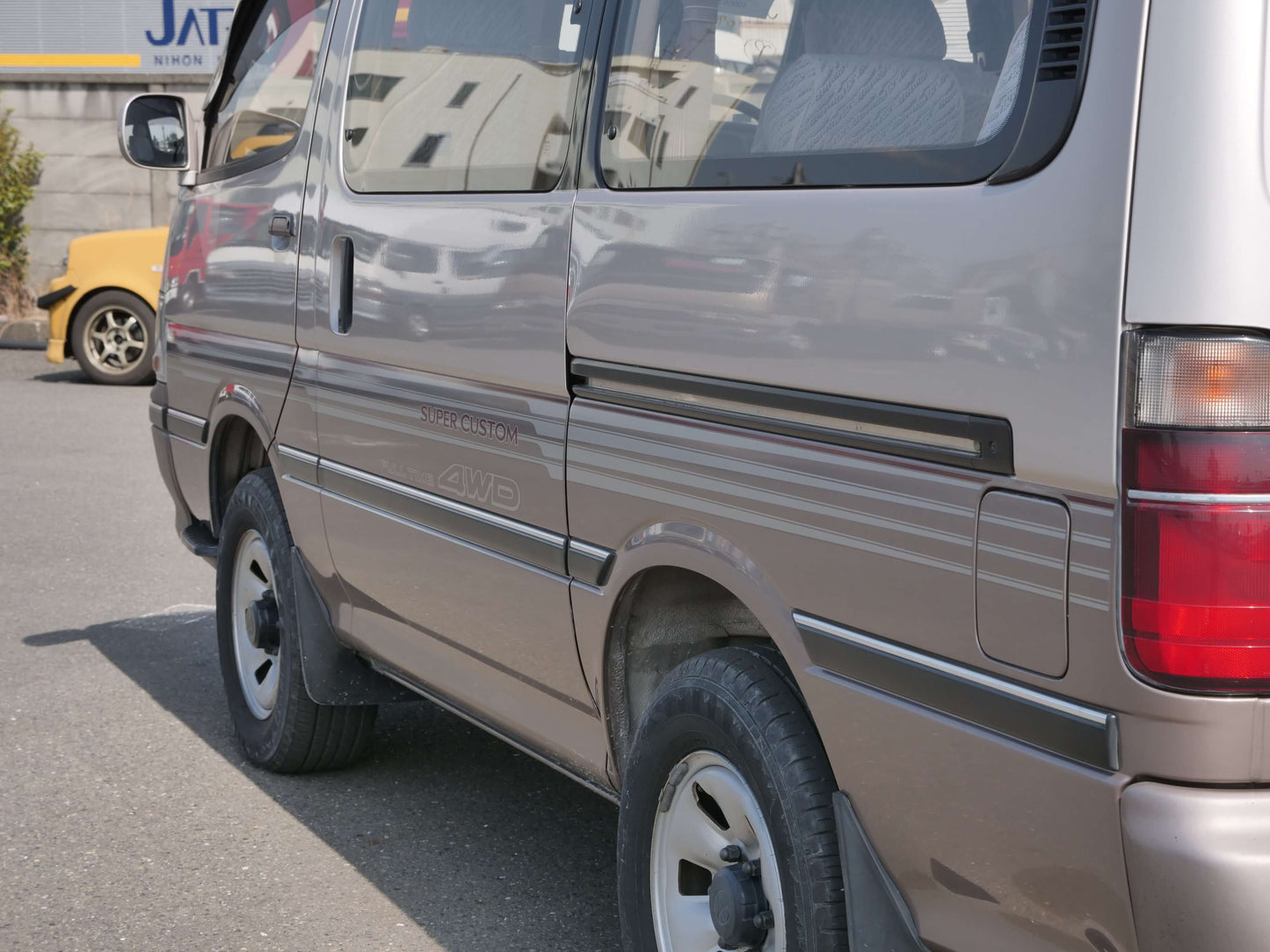 1994 TOYOTA HIACE SUPER CUSTOM 4WD VAN