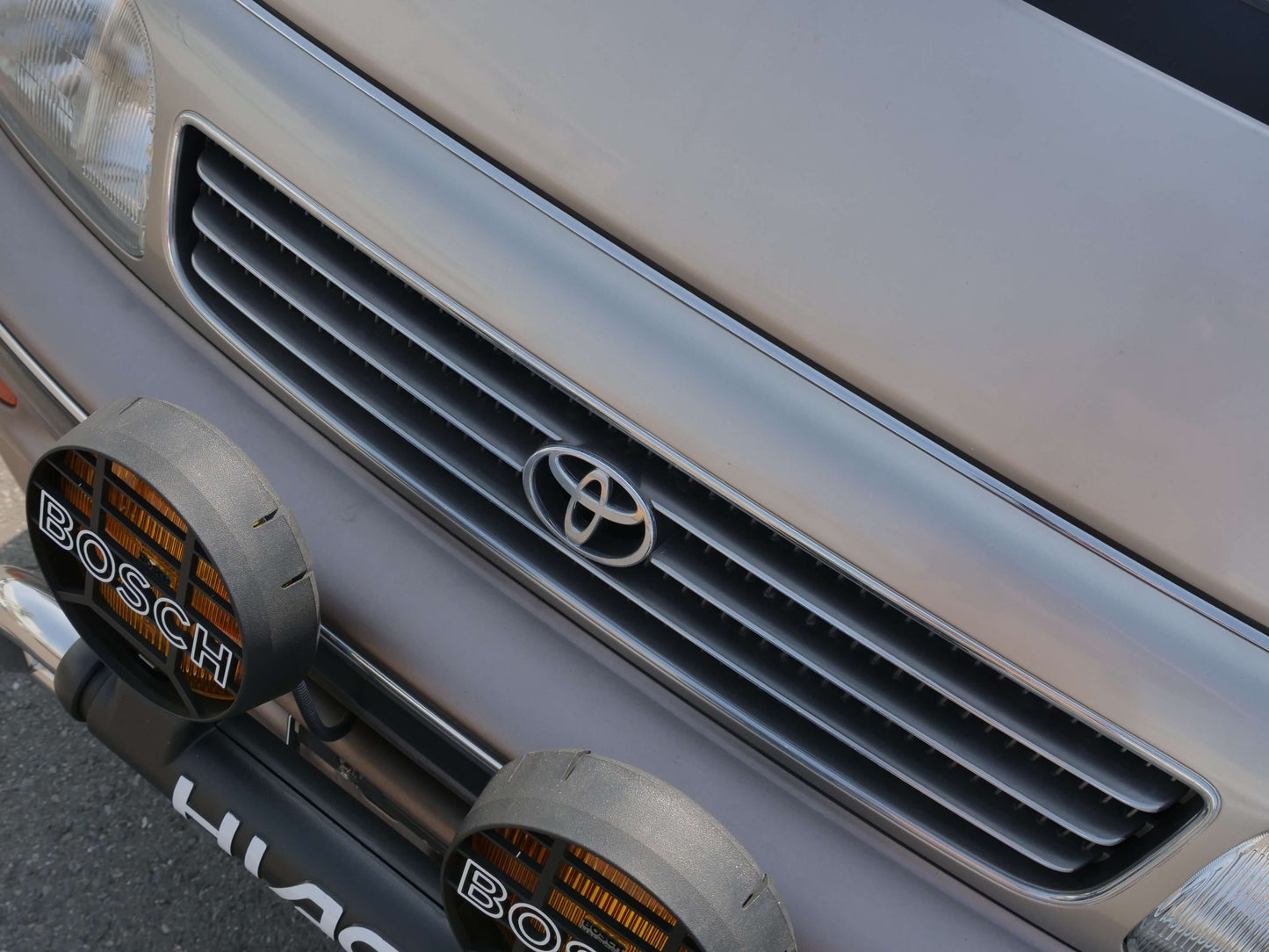 1994 TOYOTA HIACE SUPER CUSTOM 4WD VAN