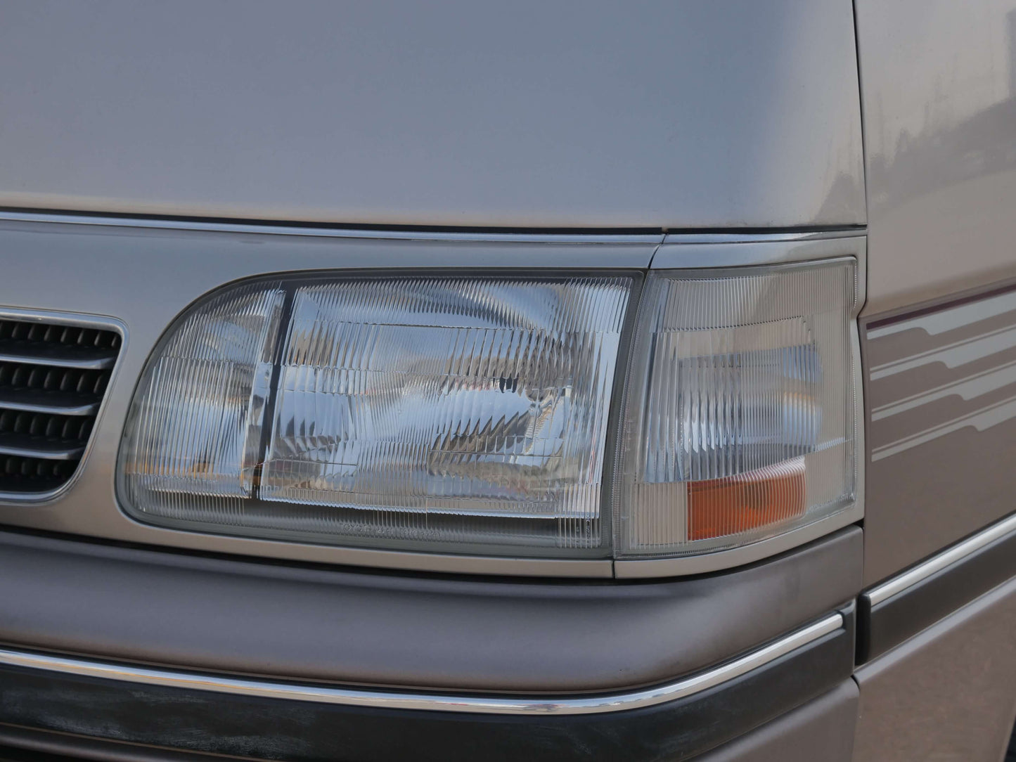 1994 TOYOTA HIACE SUPER CUSTOM 4WD VAN
