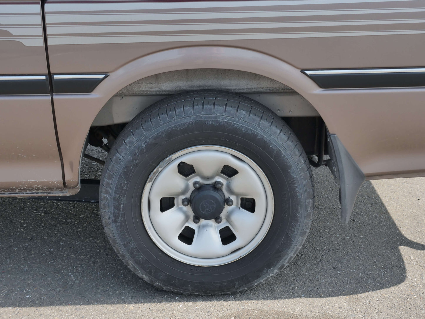1994 TOYOTA HIACE SUPER CUSTOM 4WD VAN