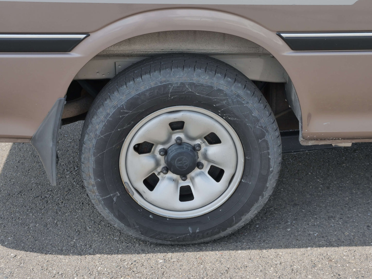 1994 TOYOTA HIACE SUPER CUSTOM 4WD VAN