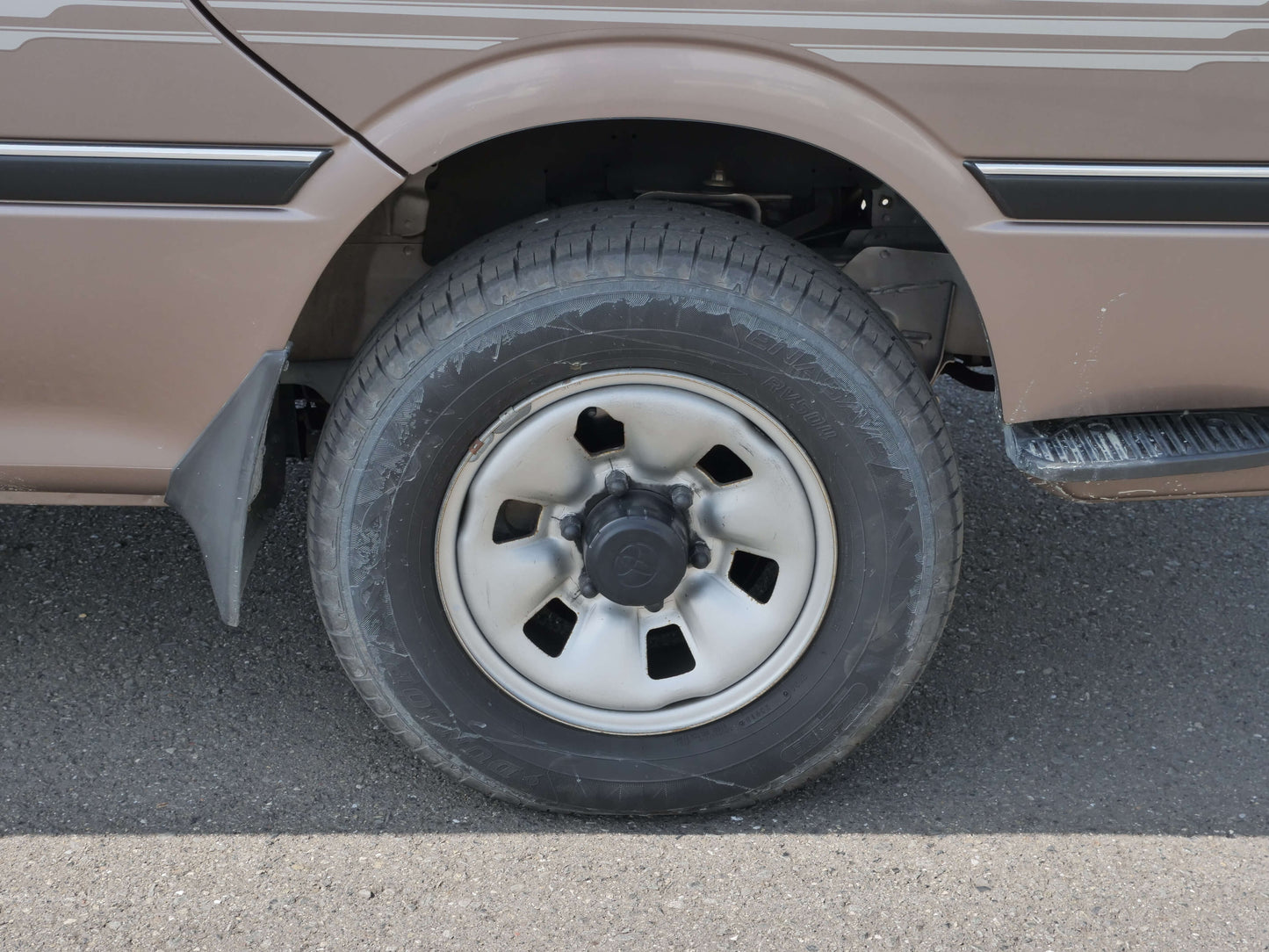 1994 TOYOTA HIACE SUPER CUSTOM 4WD VAN