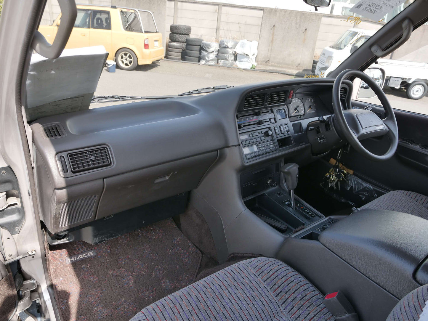 1994 TOYOTA HIACE SUPER CUSTOM 4WD VAN