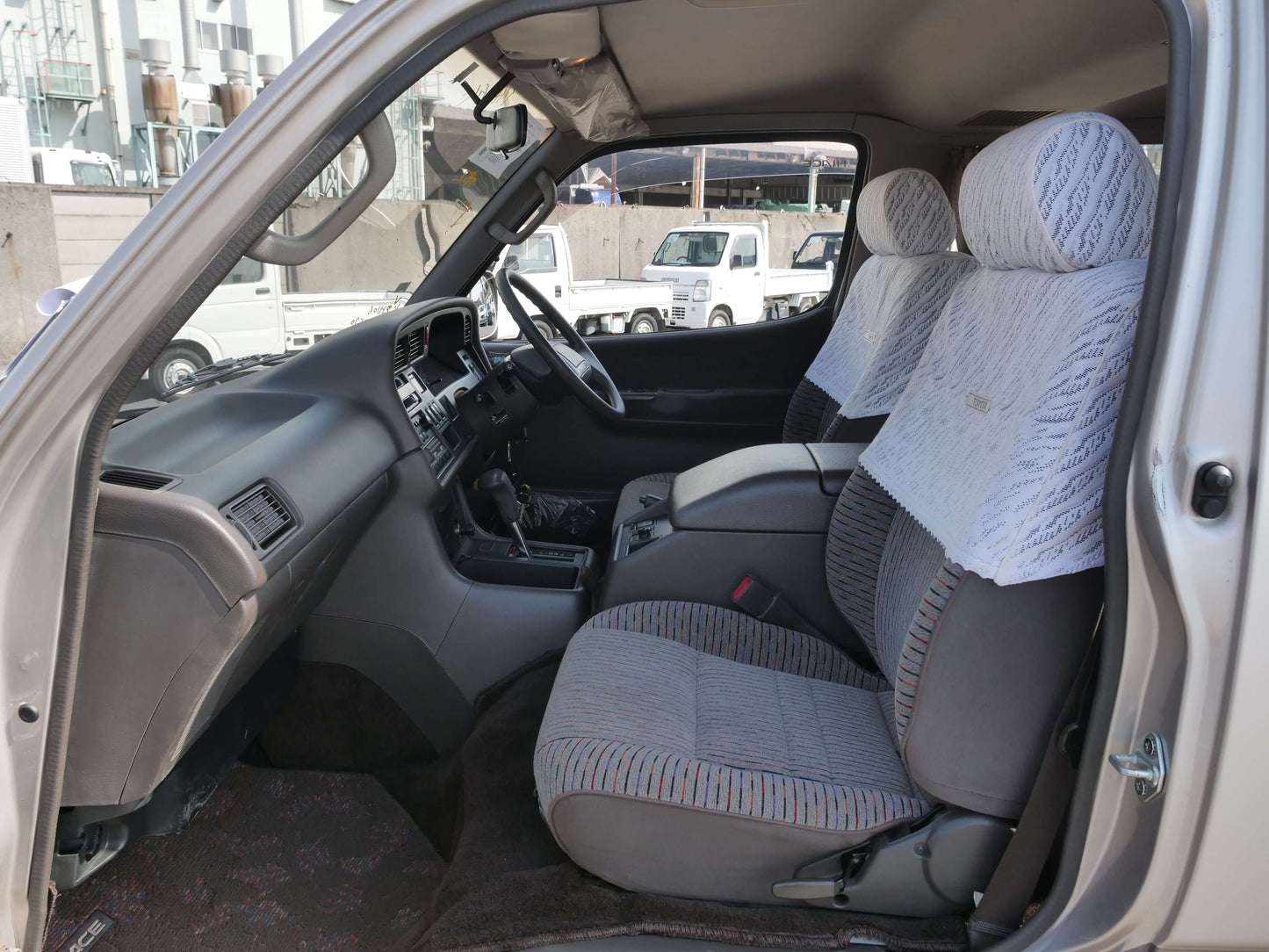 1994 TOYOTA HIACE SUPER CUSTOM 4WD VAN