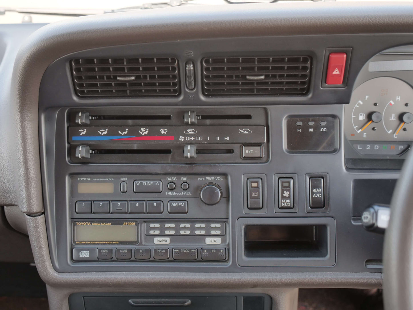 1994 TOYOTA HIACE SUPER CUSTOM 4WD VAN
