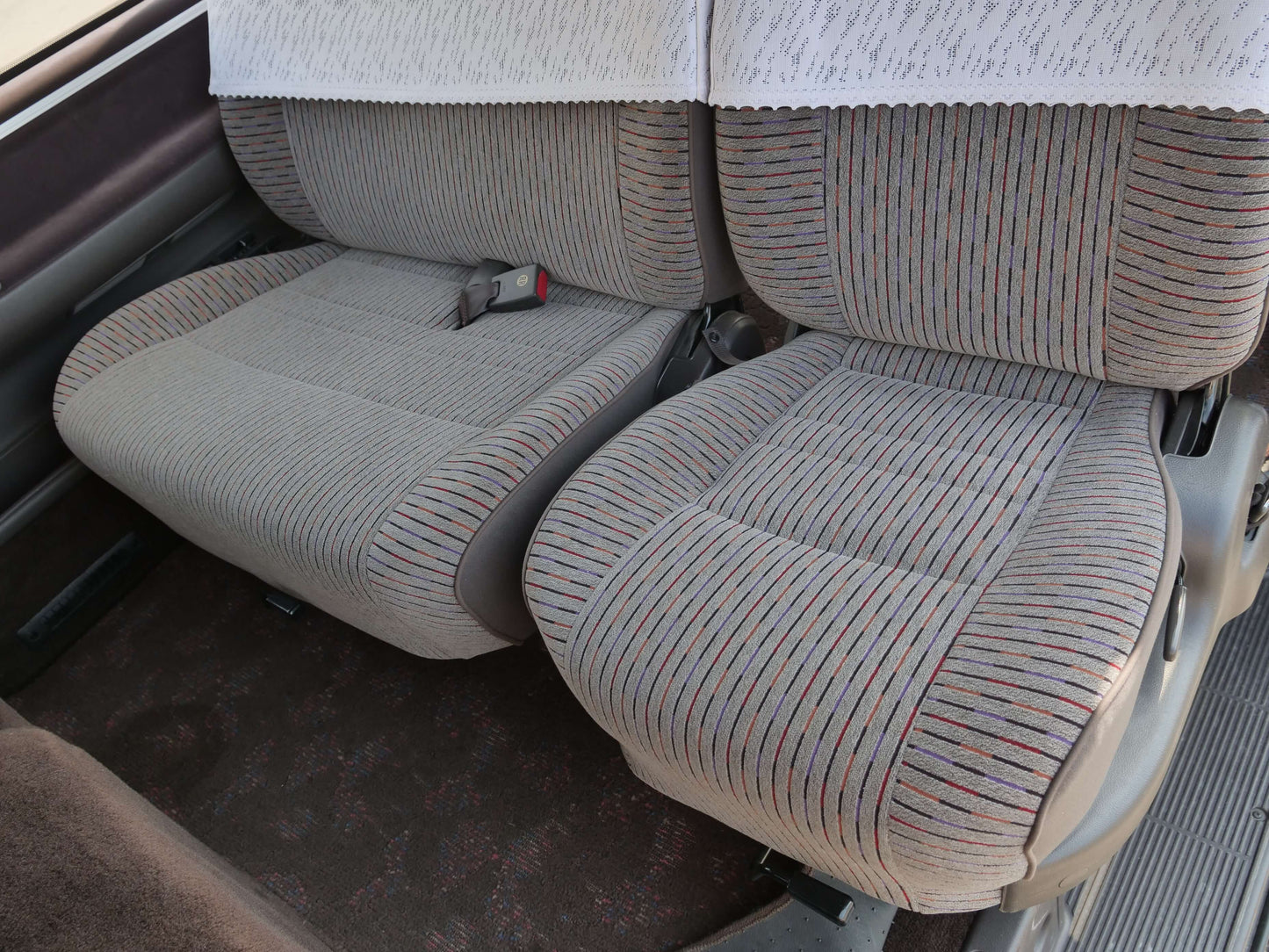 1994 TOYOTA HIACE SUPER CUSTOM 4WD VAN