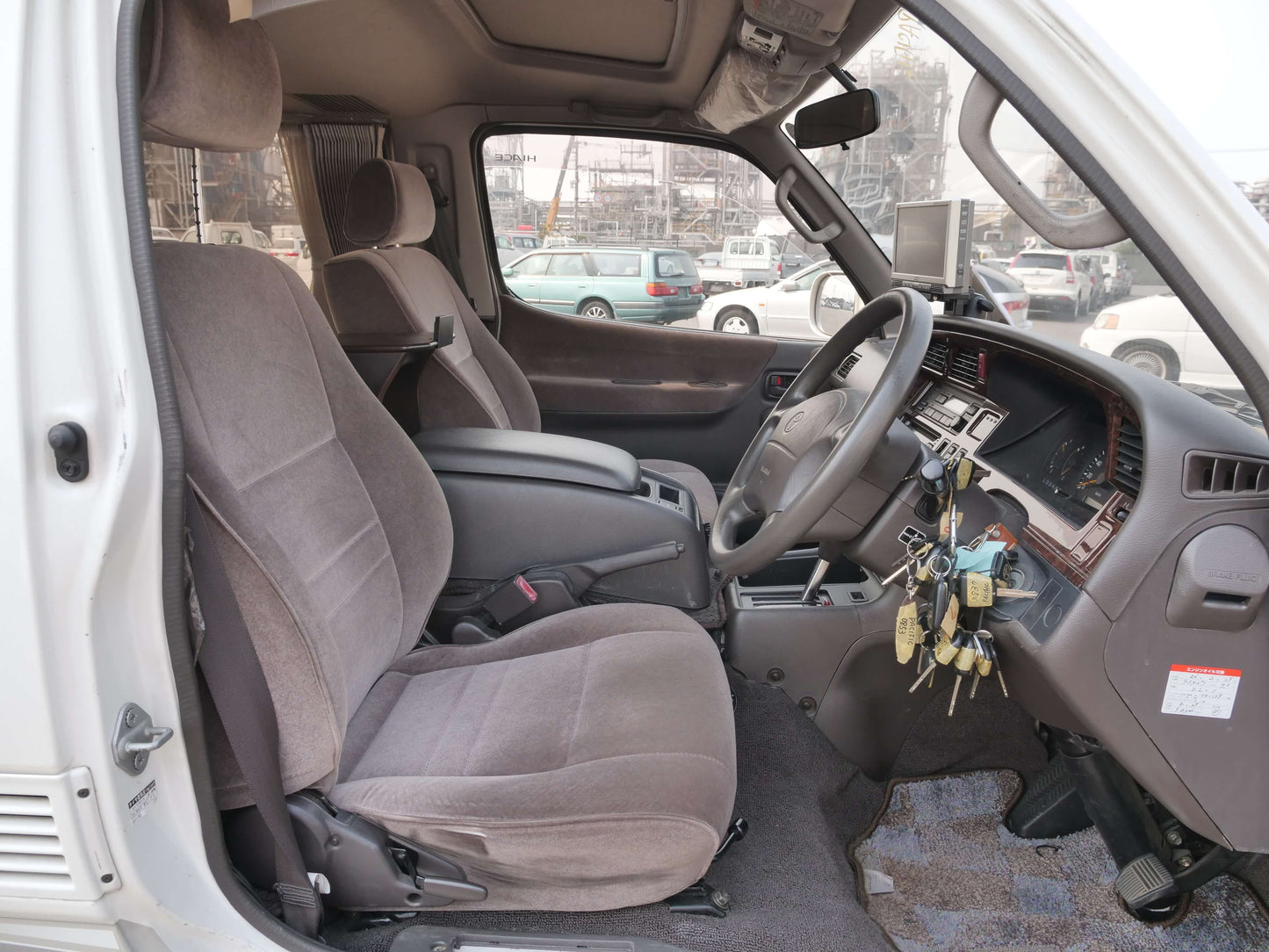 1999 TOYOTA HIACE SUPER CUSTOM 4WD VAN