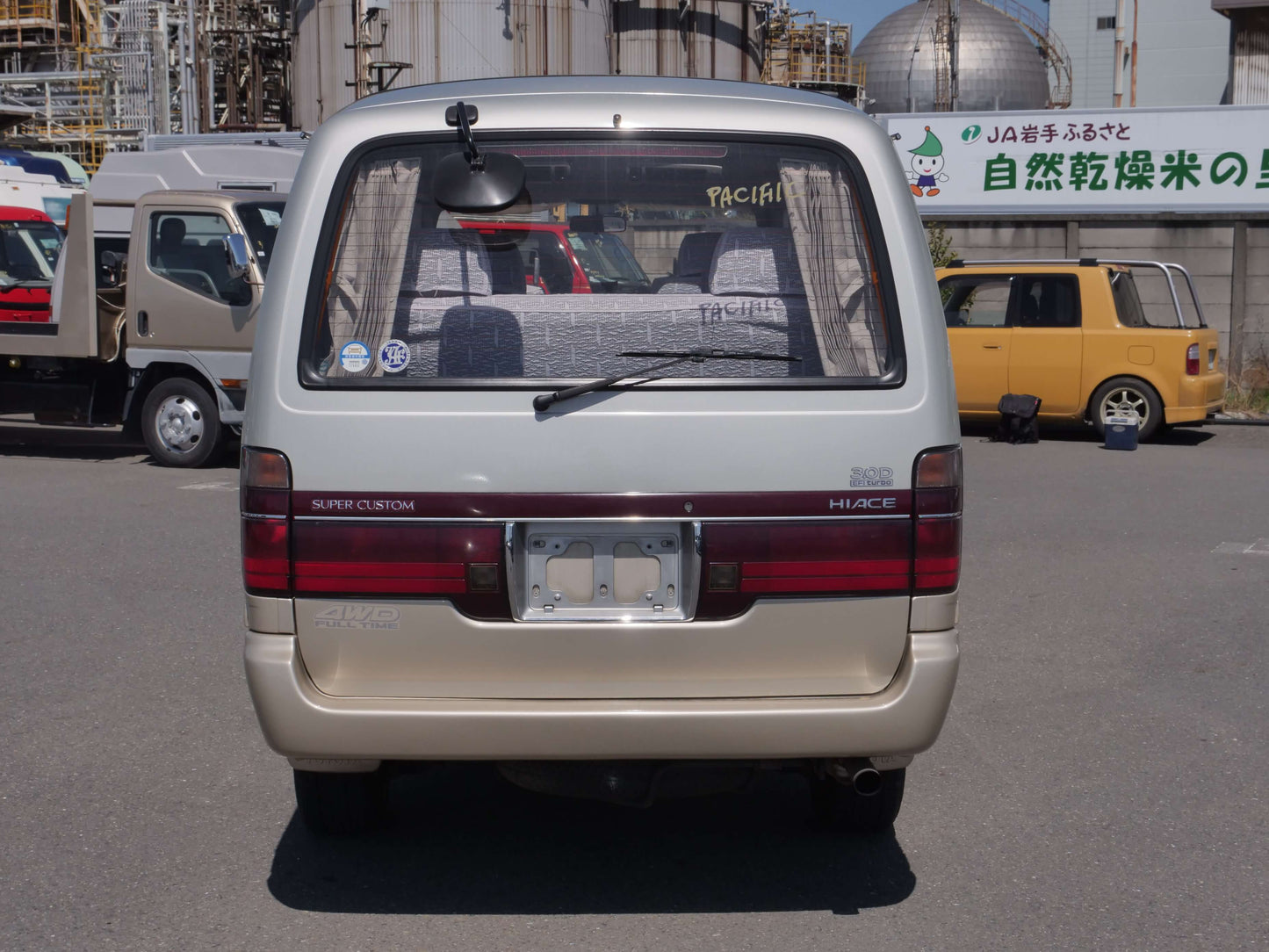 1994 TOYOTA HIACE SUPER CUSTOM 4WD VAN
