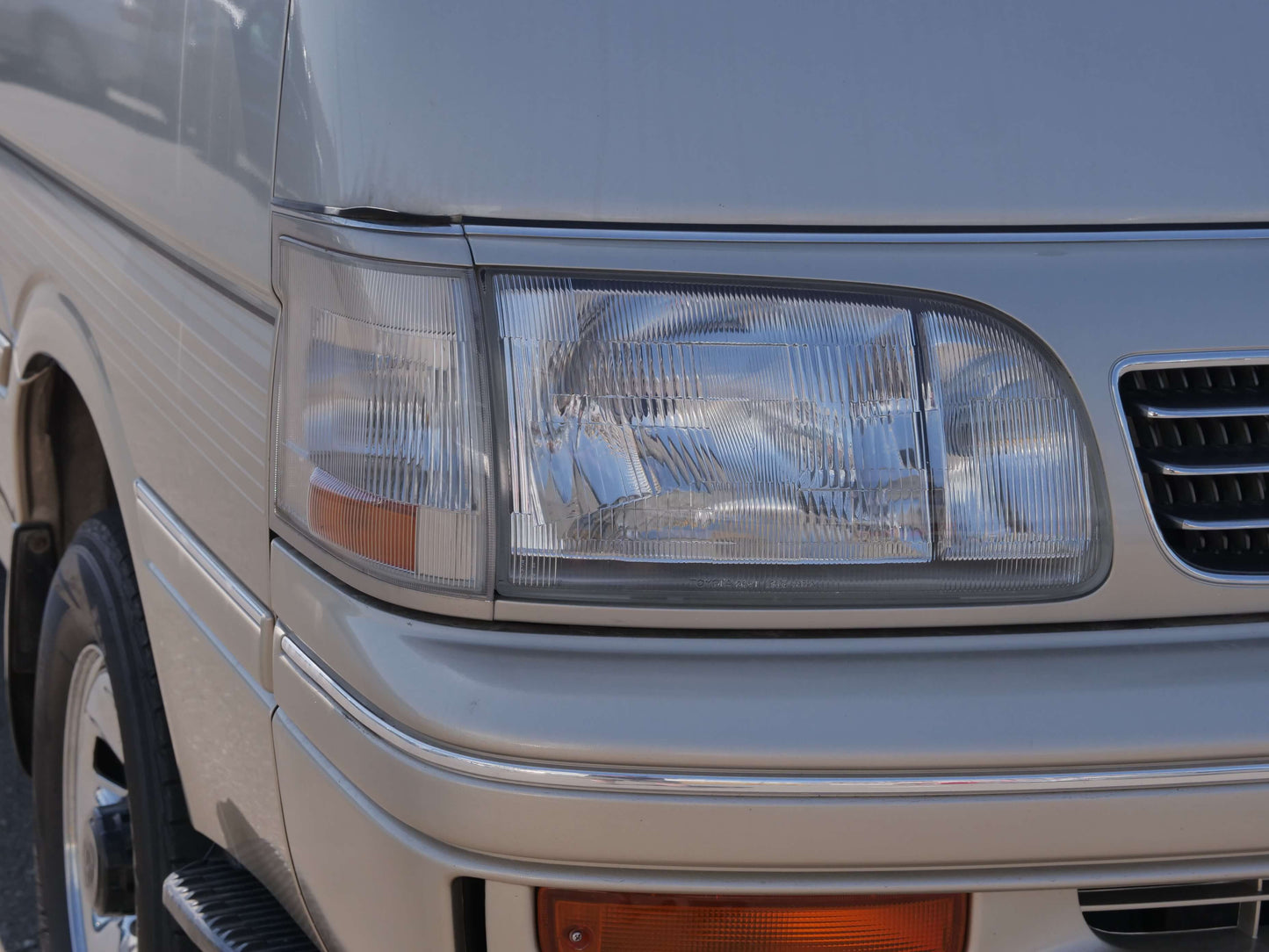 1994 TOYOTA HIACE SUPER CUSTOM 4WD VAN