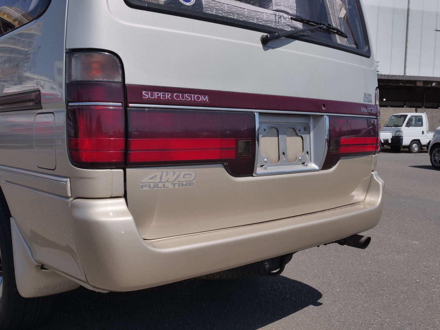 1994 TOYOTA HIACE SUPER CUSTOM 4WD VAN