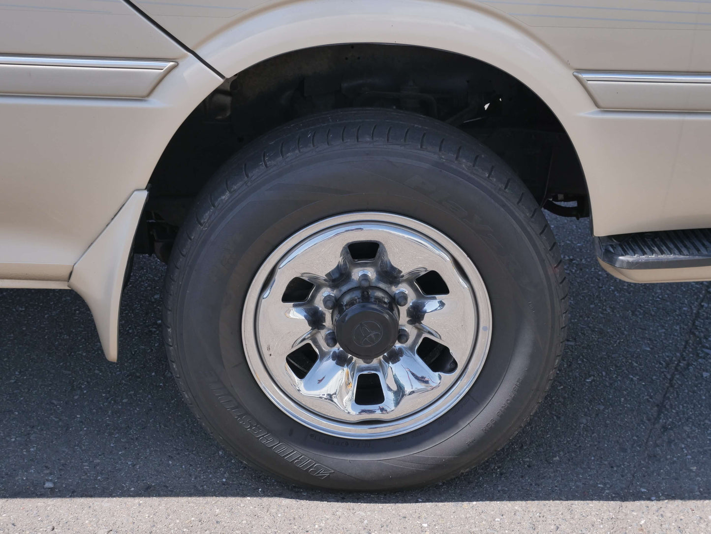 1994 TOYOTA HIACE SUPER CUSTOM 4WD VAN