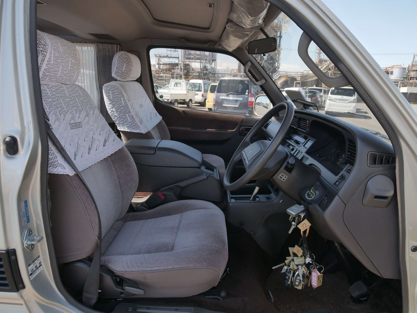 1994 TOYOTA HIACE SUPER CUSTOM 4WD VAN