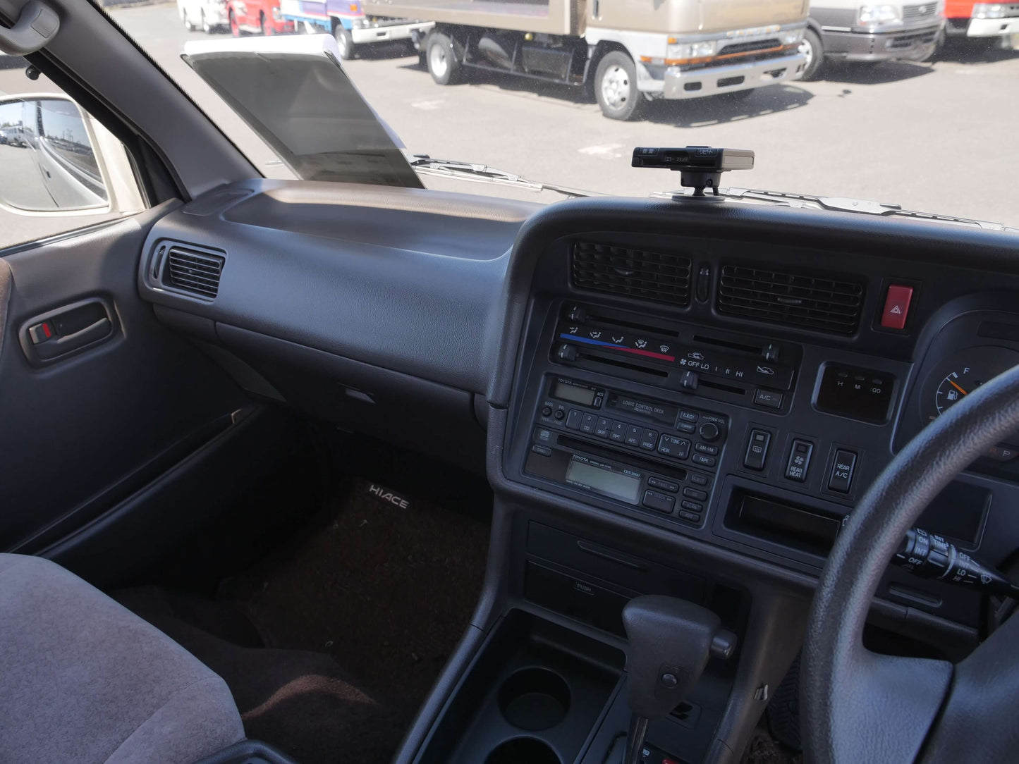 1994 TOYOTA HIACE SUPER CUSTOM 4WD VAN