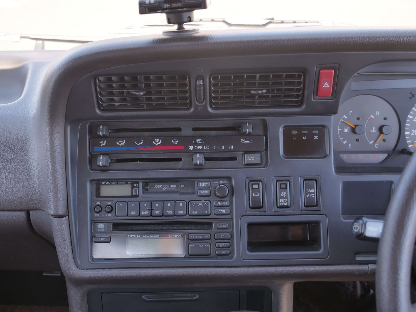 1994 TOYOTA HIACE SUPER CUSTOM 4WD VAN