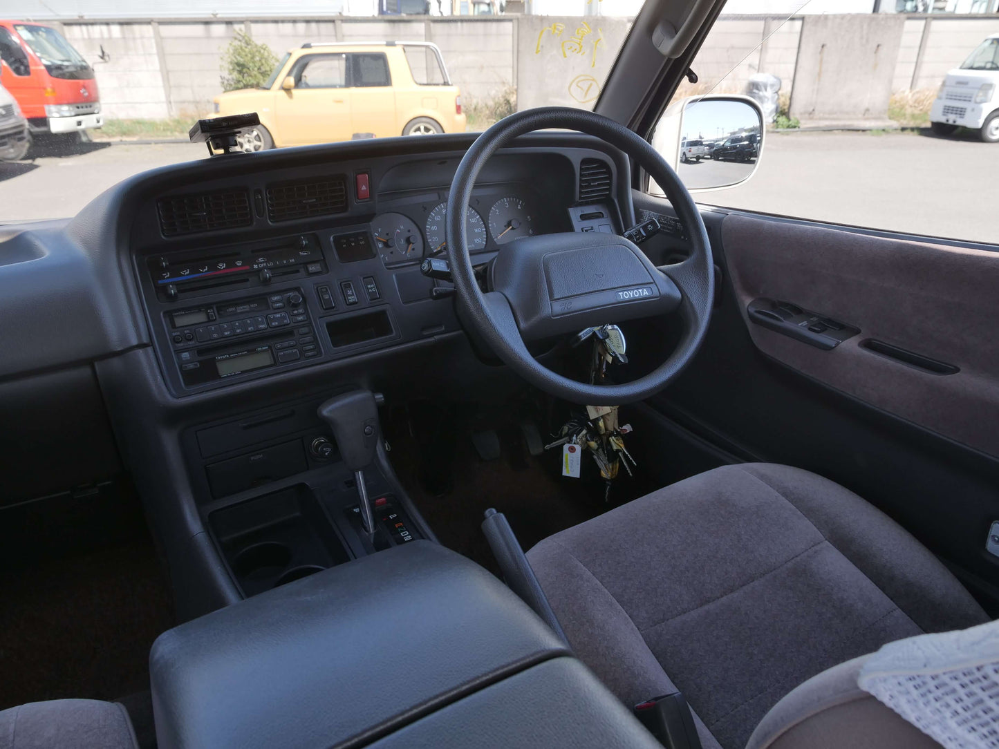 1994 TOYOTA HIACE SUPER CUSTOM 4WD VAN