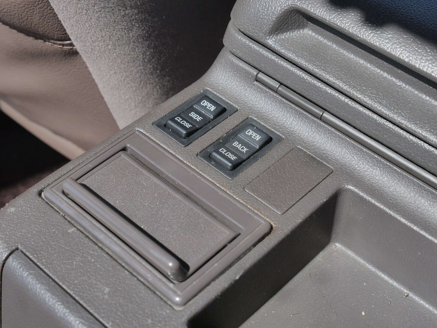 1994 TOYOTA HIACE SUPER CUSTOM 4WD VAN