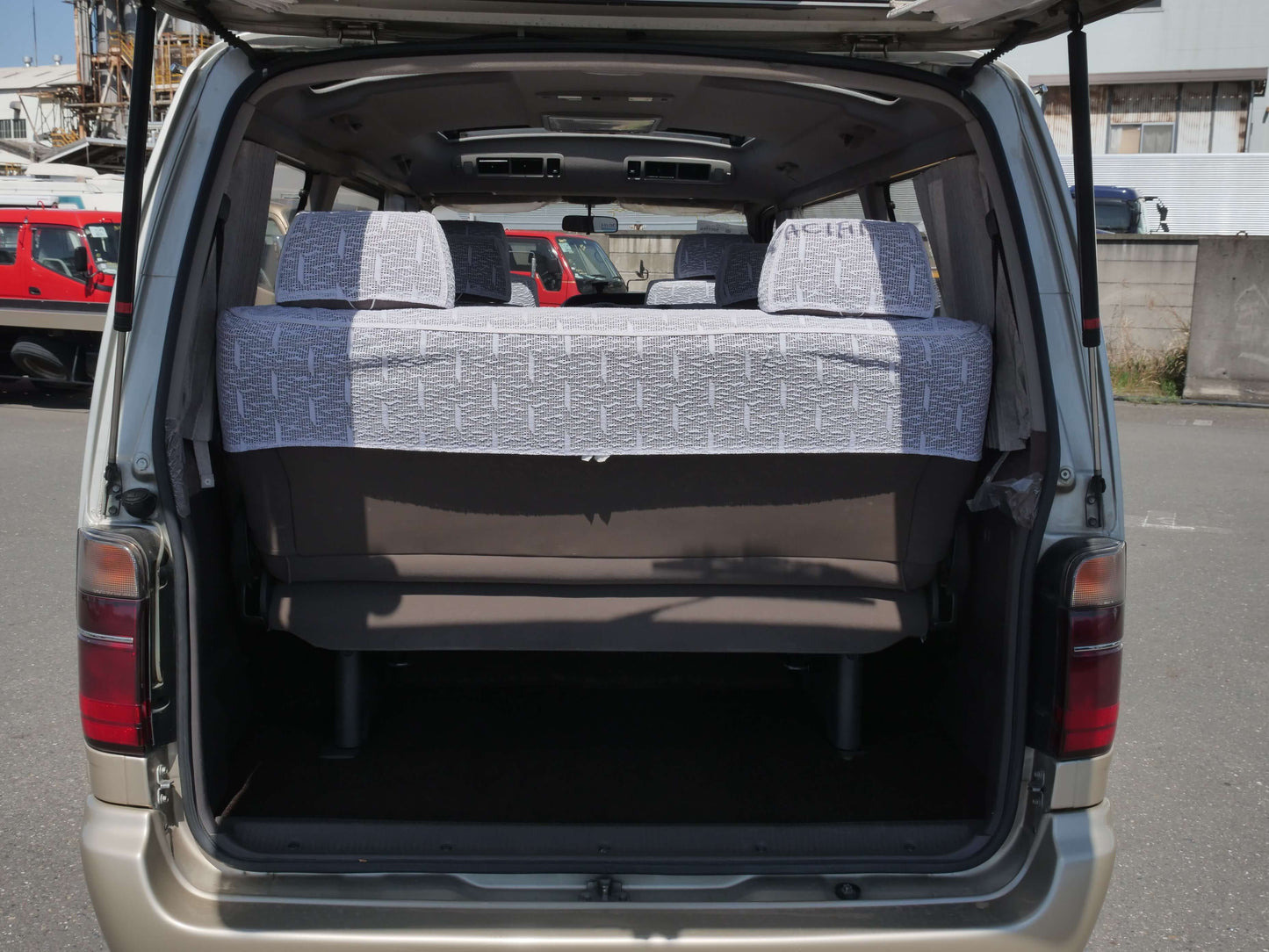 1994 TOYOTA HIACE SUPER CUSTOM 4WD VAN