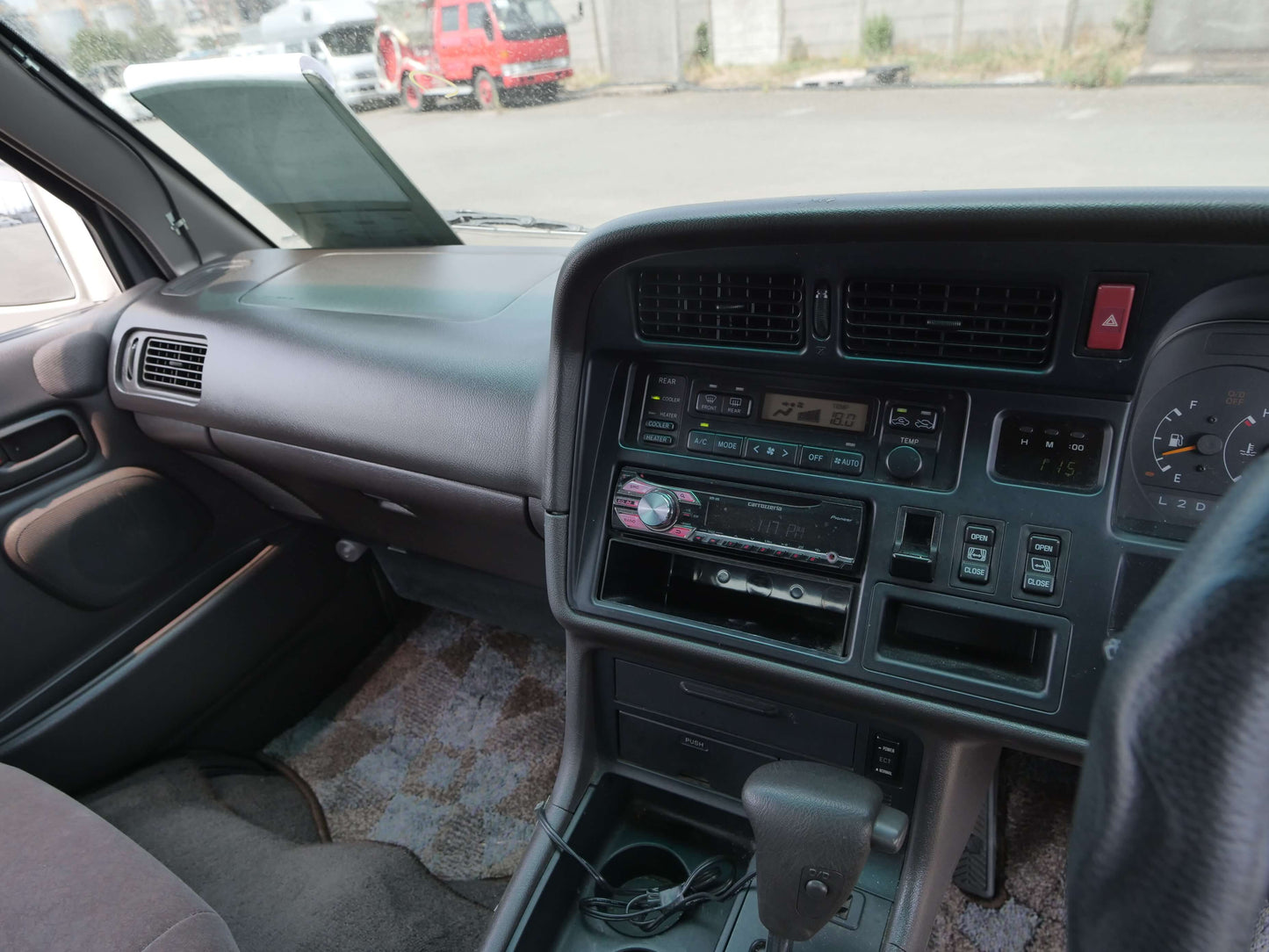 1997 TOYOTA HIACE SUPER CUSTOM 4WD VAN